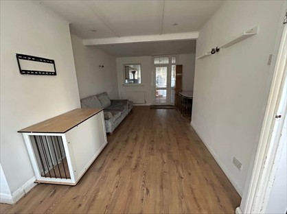 2 Bed Semi-Detached House, Hounslow Road, TW13