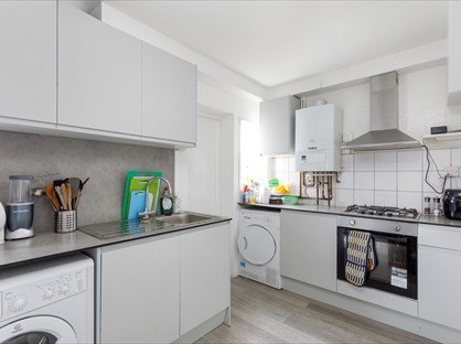 4 Bed Semi-Detached House, Medmerry Hill, BN2