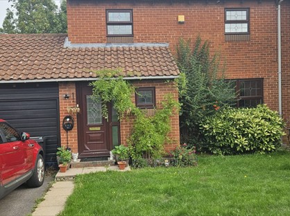 3 Bed Semi-Detached House, Chilcombe Way, RG6