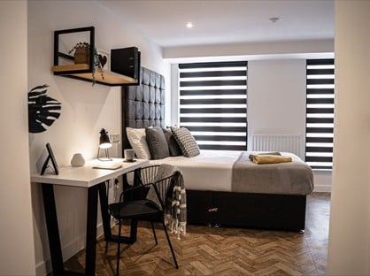 Studio Flat, Bridge Street West, B19