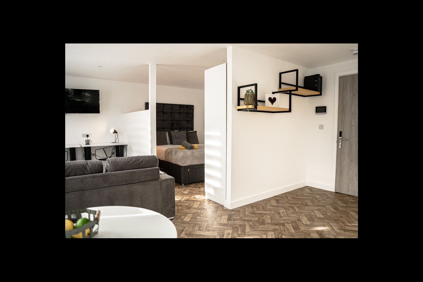 Studio Flat, Bridge Street West, B19 photo 5