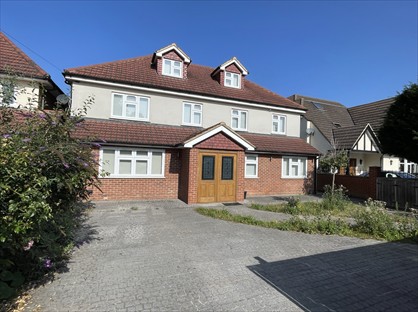 5 Bed Detached House, Wellesley Avenue, SL0