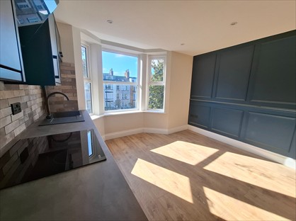 2 Bed Flat, Trafalgar Square, YO12