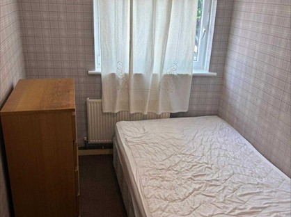 Room in a Shared Flat, York Road, SW11