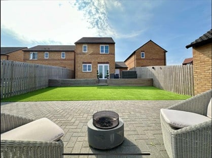 3 Bed Detached House, Myers Avenue, S65