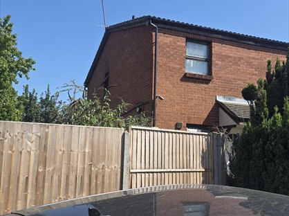 2 Bed Terraced House, Water Lane, RM19