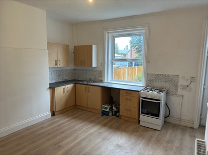1 Bed Terraced House, Clough Street, LS27