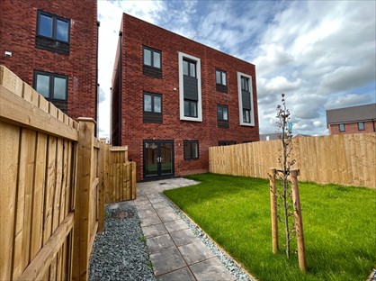 5 Bed Semi-Detached House, Bayley Place, EX1