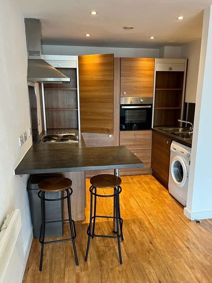 1 Bed Flat, Quebec Building, M3 photo 4