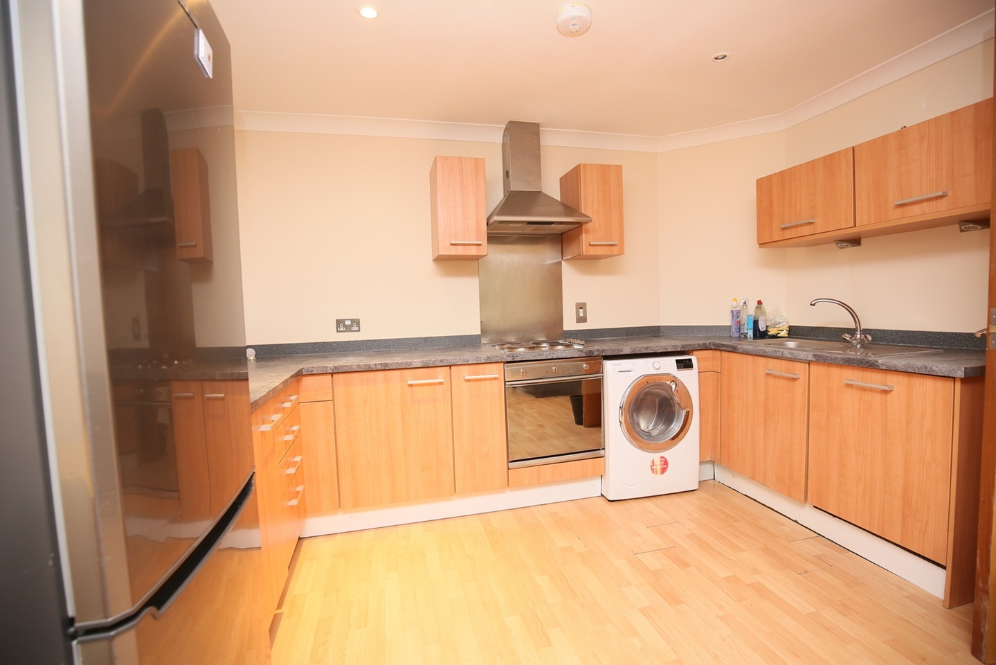 2 Bed Flat, Osbourne House, CV1 photo 2