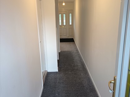 Studio Flat, Glen Court, WV3