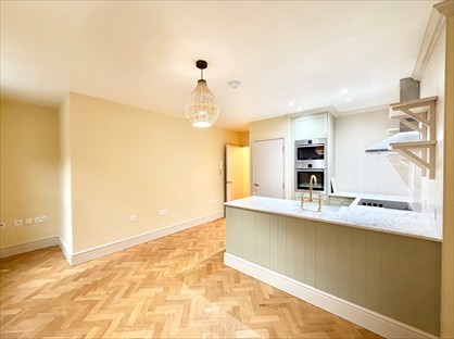 1 Bed Flat, South Molton Street, W1K