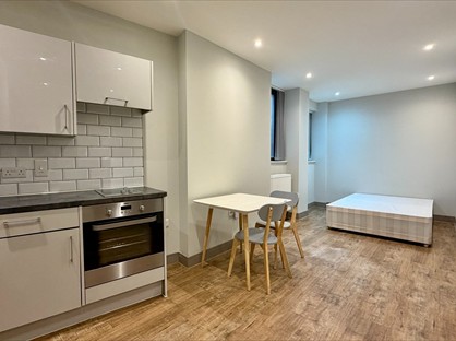 Studio Flat, Week Street, ME14