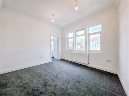 2 Bed Flat, London Road, SS0