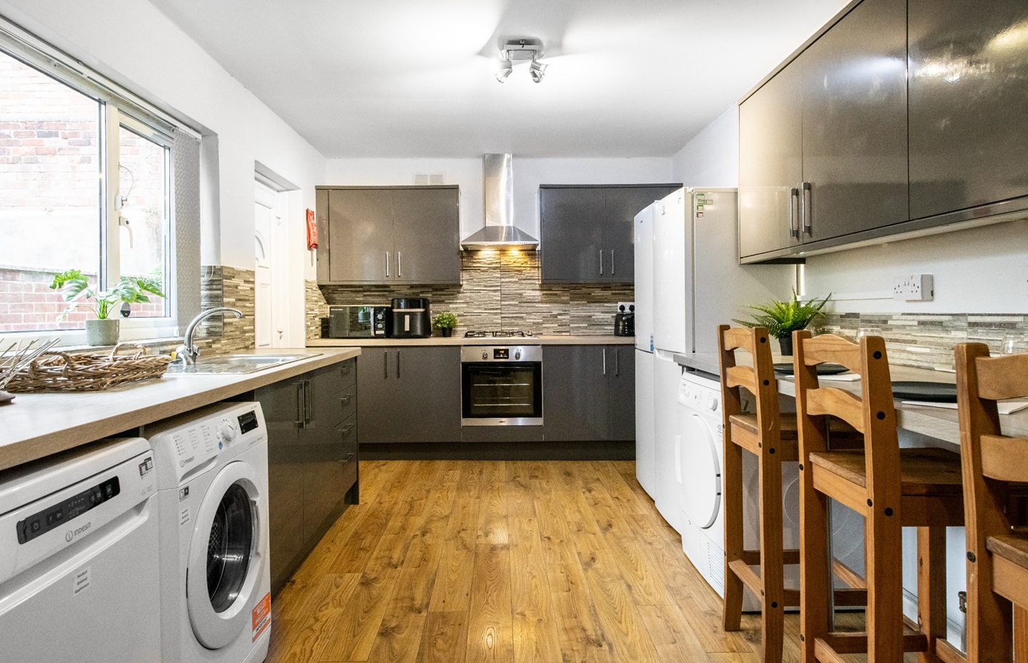 6 Bed Semi-Detached House, Albert Grove, NG7