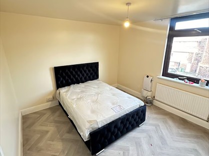 Room in a Shared House, Titmuss Avenue, SE28