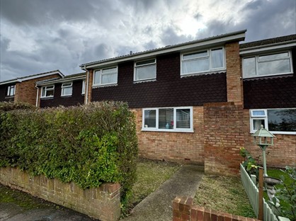 5 Bed Semi-Detached House, Wheathouse Close, MK41