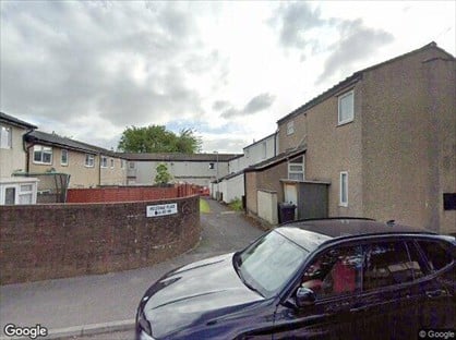 1 Bed Flat, Holtdale Place, LS16