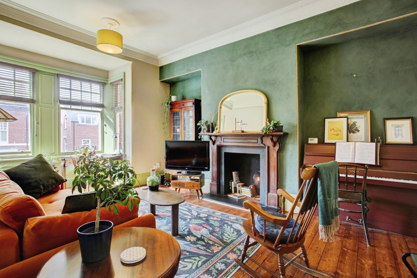 1 Bed Flat, Tankerville Place, NE2