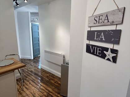 Room in a Shared Flat, Broadway West, SS9