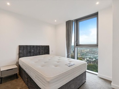 Room in a Shared Flat, Clarendon Road, WD17