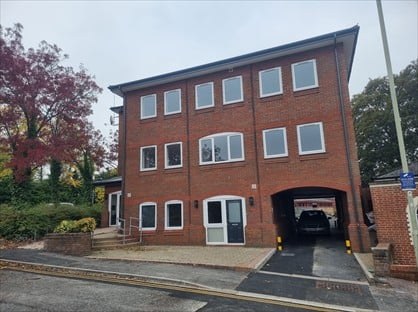 2 Bed Flat, Winchester Street, SP10