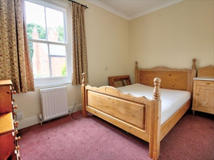 9 Bed Semi-Detached House, St. Catherines, LN5