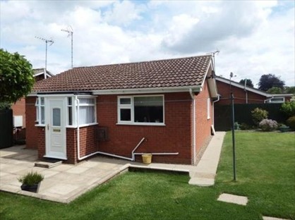 1 Bed Bungalow, Meadowgate Lane, PE11