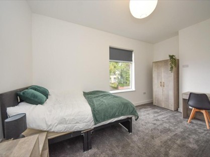 5 Bed Terraced House, Garswood Road, WN4