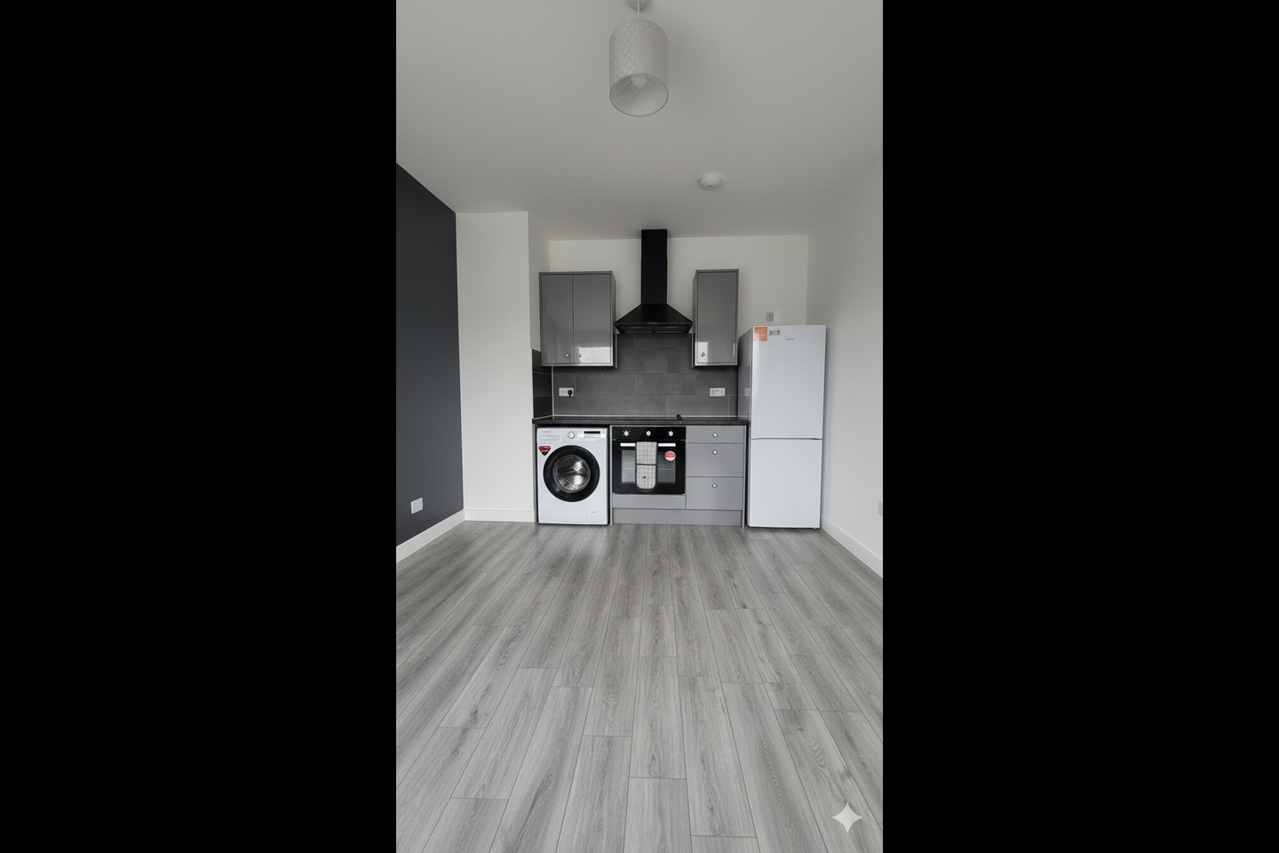 1 Bed Flat, Soho Road, B21 photo 2