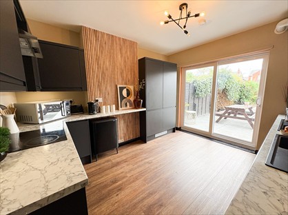 6 Bed Semi-Detached House, Riversley Road, GL2