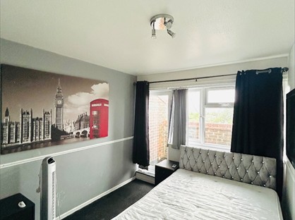 Room in a Shared Flat, River Court, RM19