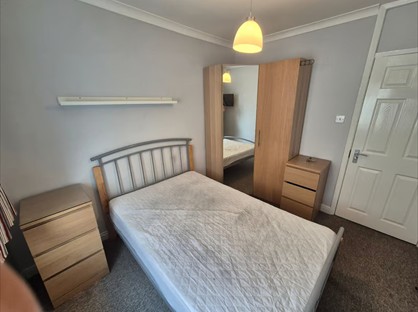 Room in a Shared House, Desford Way, TW15