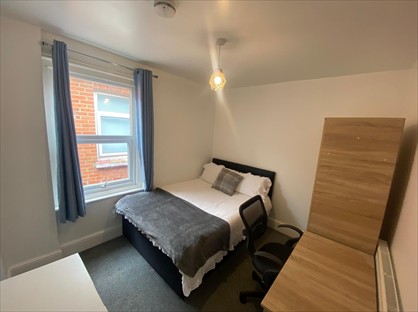 Room in a Shared House, Newcombe Road, SO15