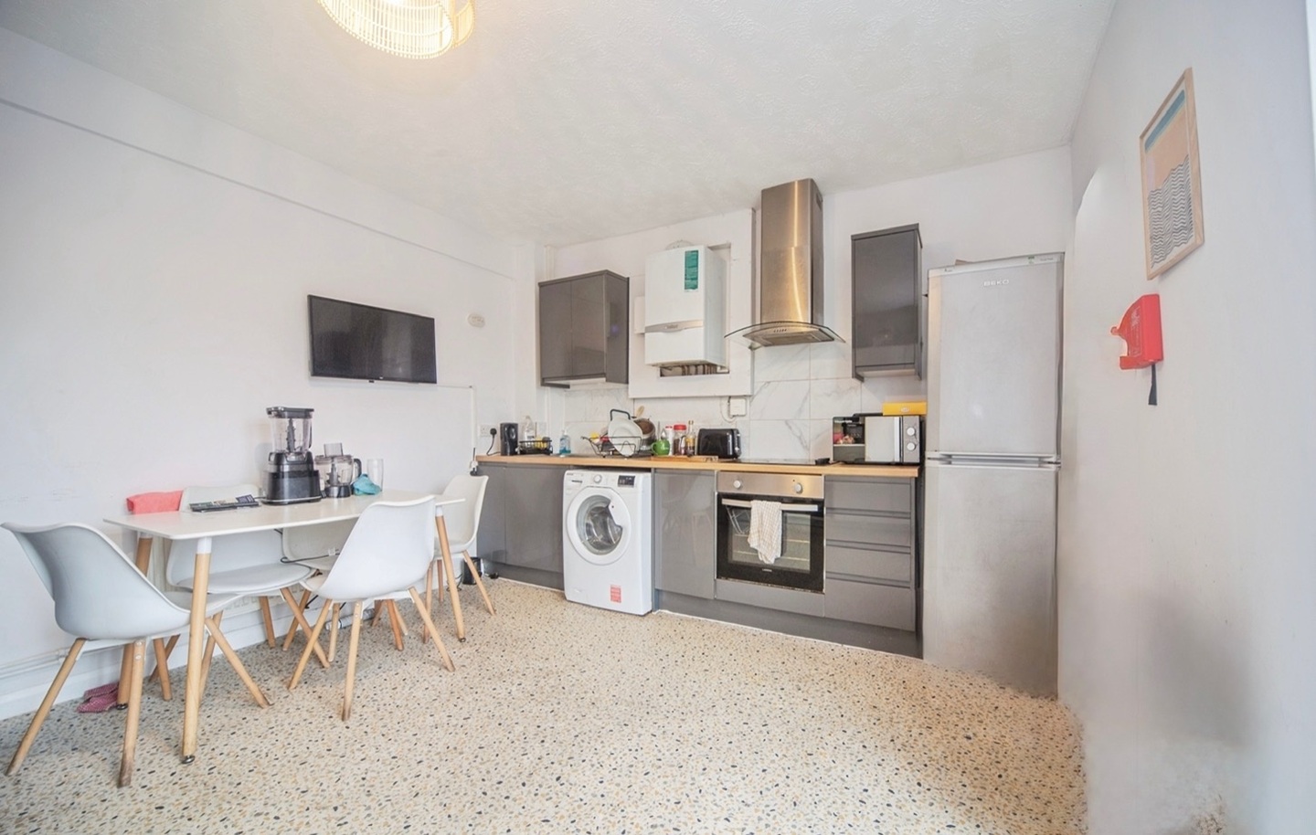 Additional image 3 of Room in a Shared House, Newcombe Road, SO15, N1 7GU