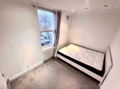 Room in a Shared House, Rosebank Road, E17
