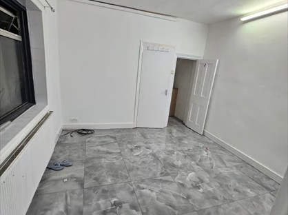 Studio Flat, Romford Road, E12