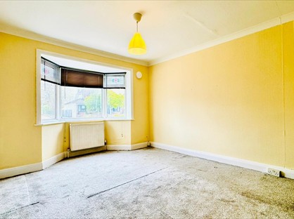 2 Bed Terraced House, Victoria Avenue, RM16