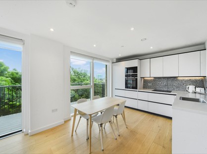 1 Bed Flat, Bathgate Place, W13