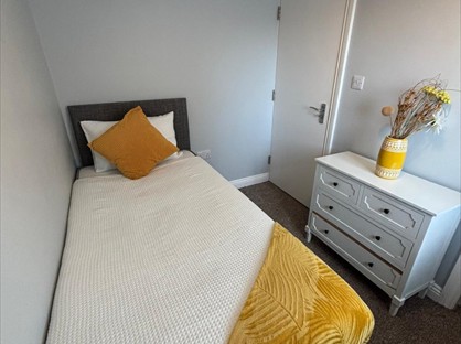Room in a Shared House, Gainsborough Road, NN18