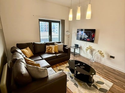 2 Bed Penthouse, Salford, M3