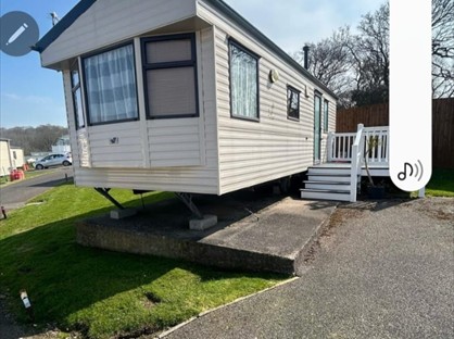 2 Bed Mobile Home, Plaistow Road, GU8