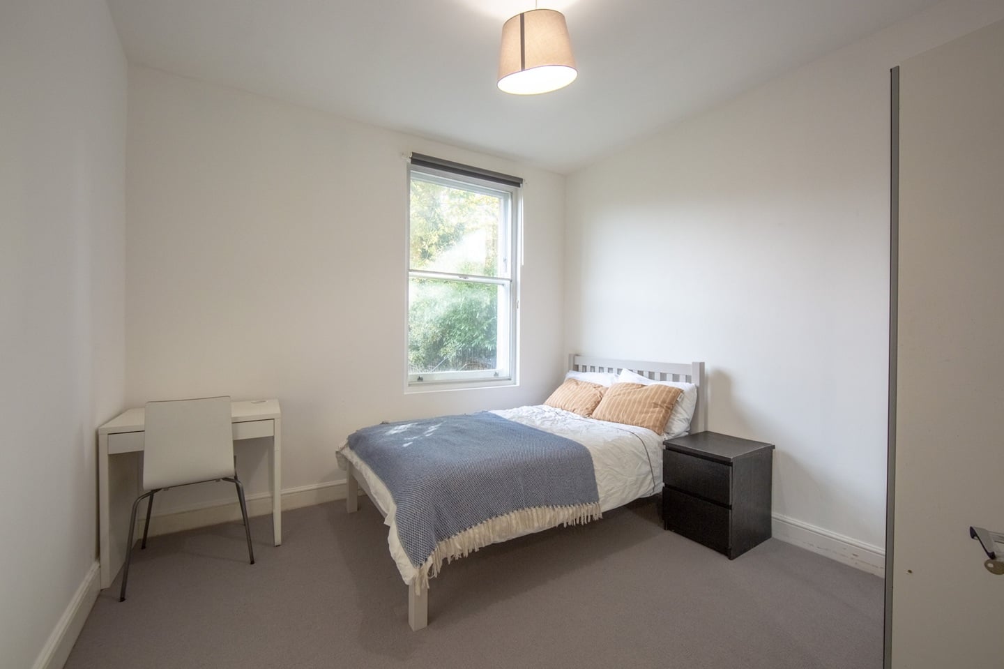 3 Bed Flat, St. Pancras Way, NW1 photo 5