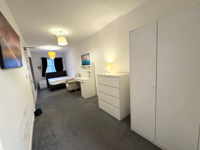 Room in a Shared House, Cedar Road, SO14, N1 7GU