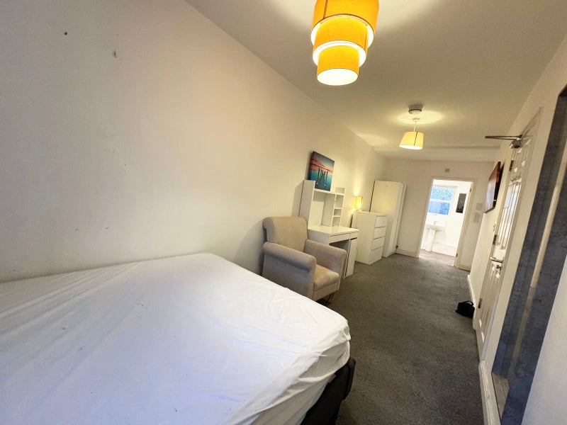 Additional image 2 of Room in a Shared House, Cedar Road, SO14, N1 7GU