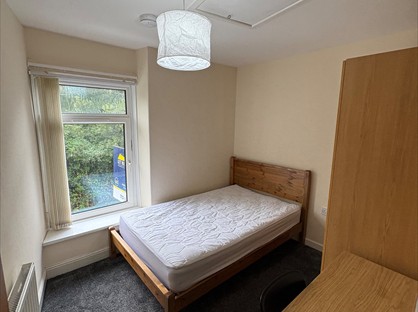 Room in a Shared House, Pontypridd, CF37