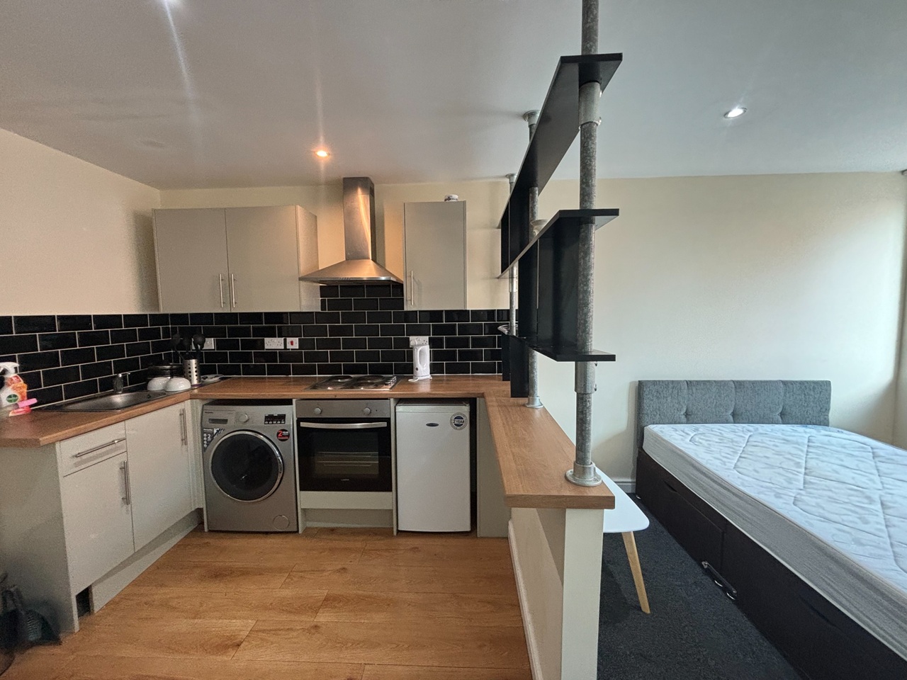 Doncaster - Studio Flat, Young Street, DN1 - To Rent Now for £550.00 p/m