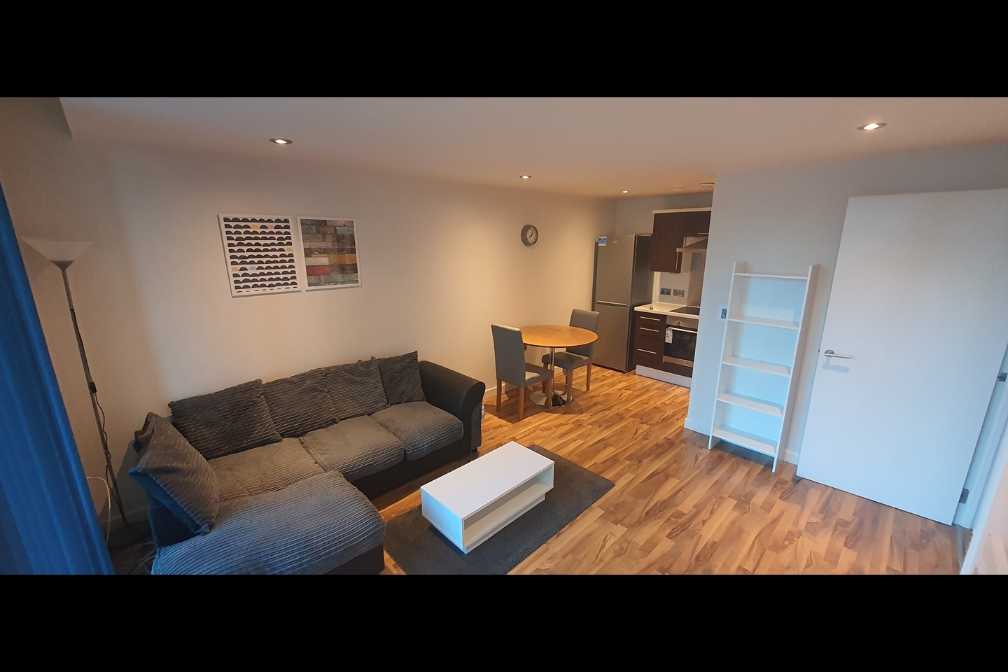 Sheffield - 1 Bed Flat, City Point, S1 - To Rent Now for £725.00 p/m