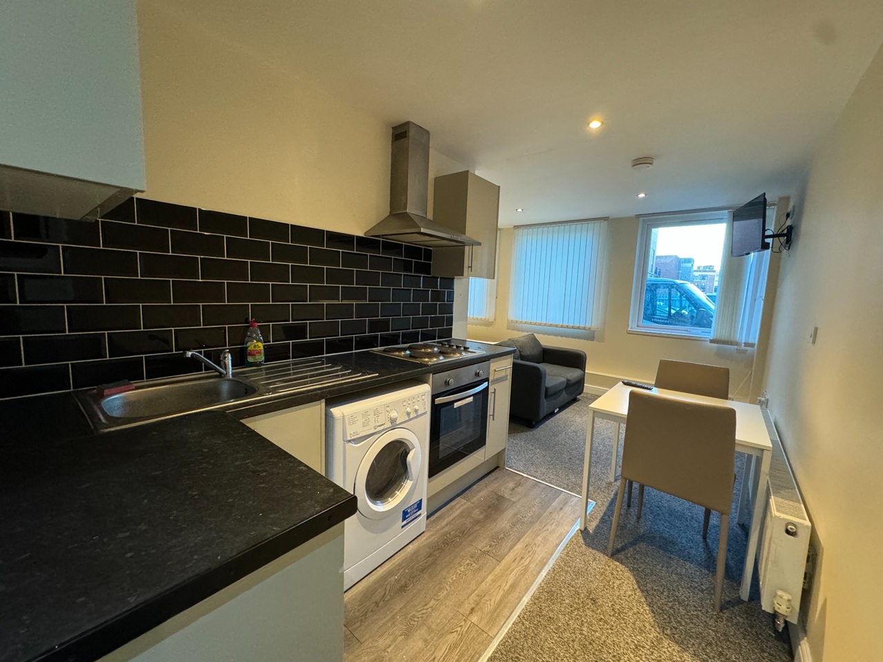 Doncaster - Studio Flat, Young Street, DN1 - To Rent Now for £525.00 p/m