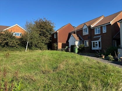 2 Bed Terraced House, Little Ridge Avenue, TN37